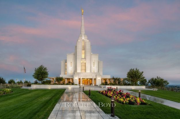Picture of Rexburg Temple Covenant Path